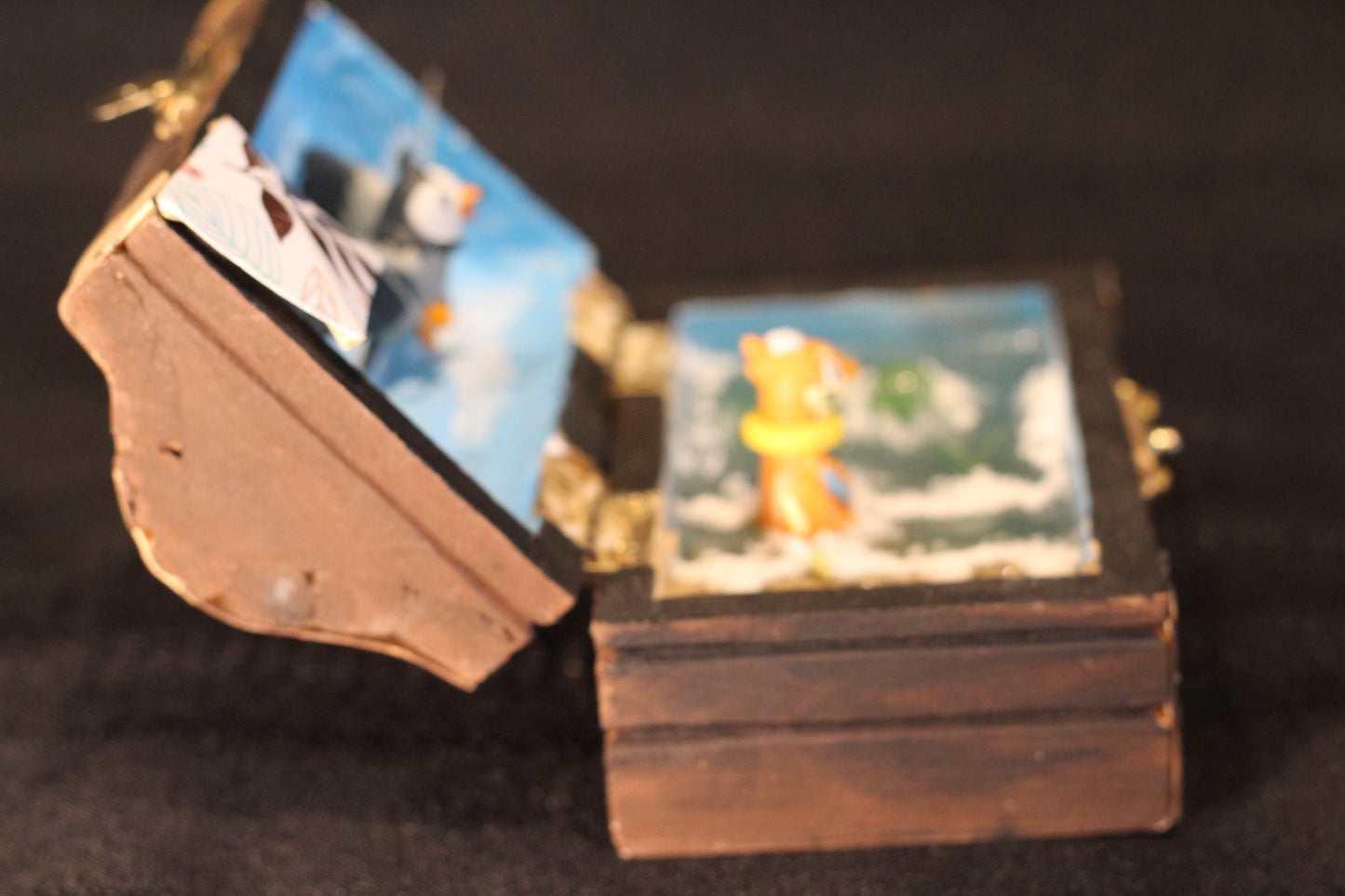 Treasure chest creatures