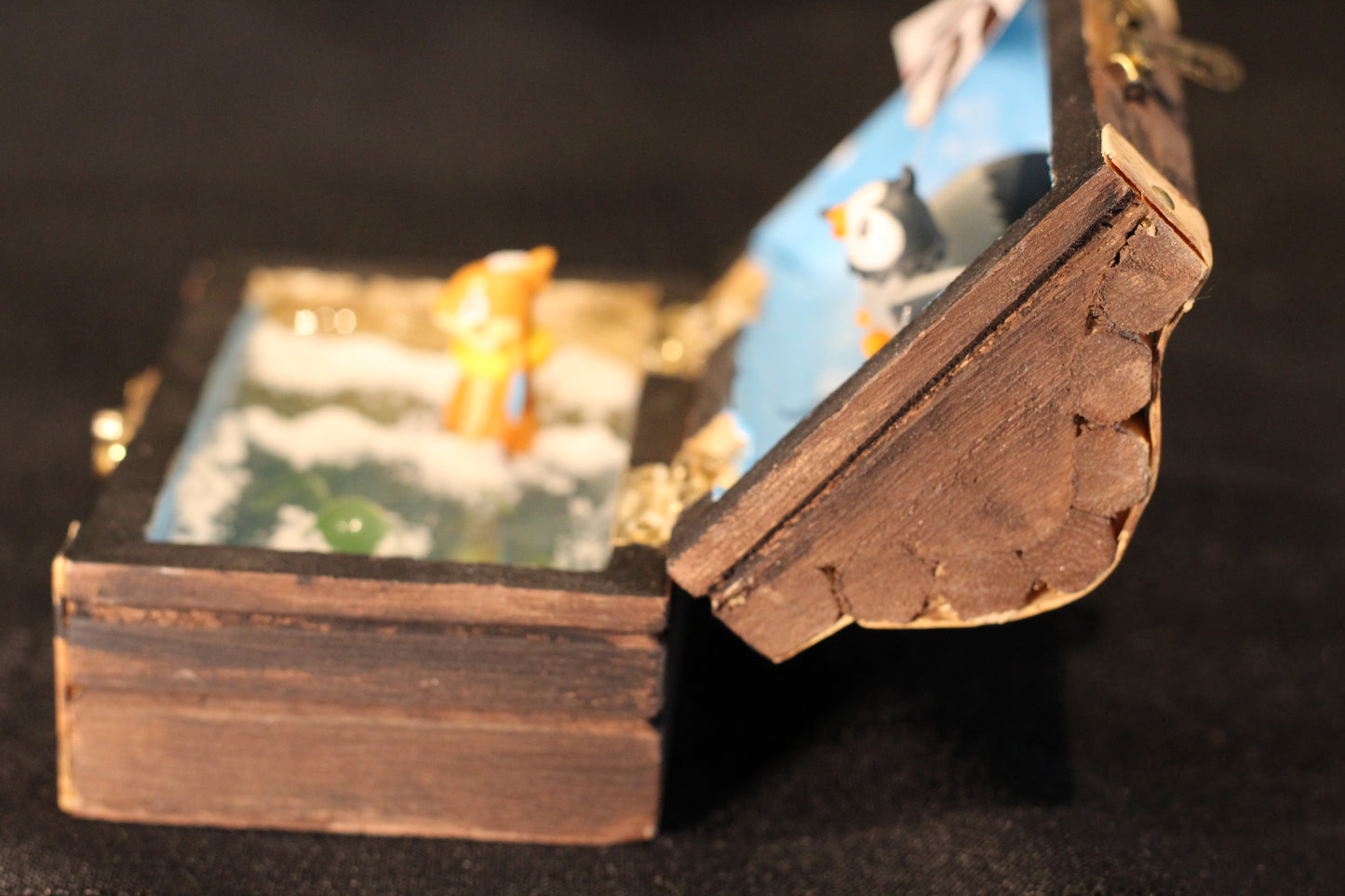 Treasure chest creatures